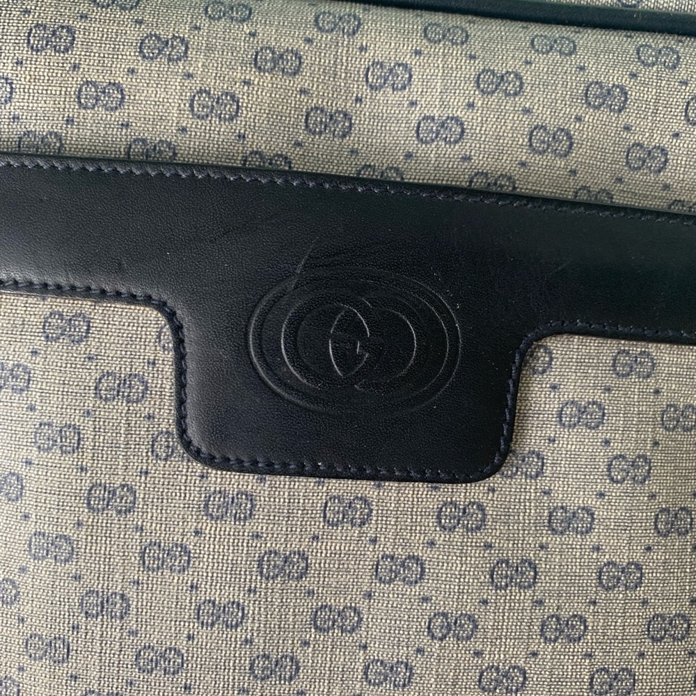 NO LOW BALLERS*Vintage Gucci Beige Monogram Crossbody Bag with Black/ Blue Trim - Picture 8 of 16